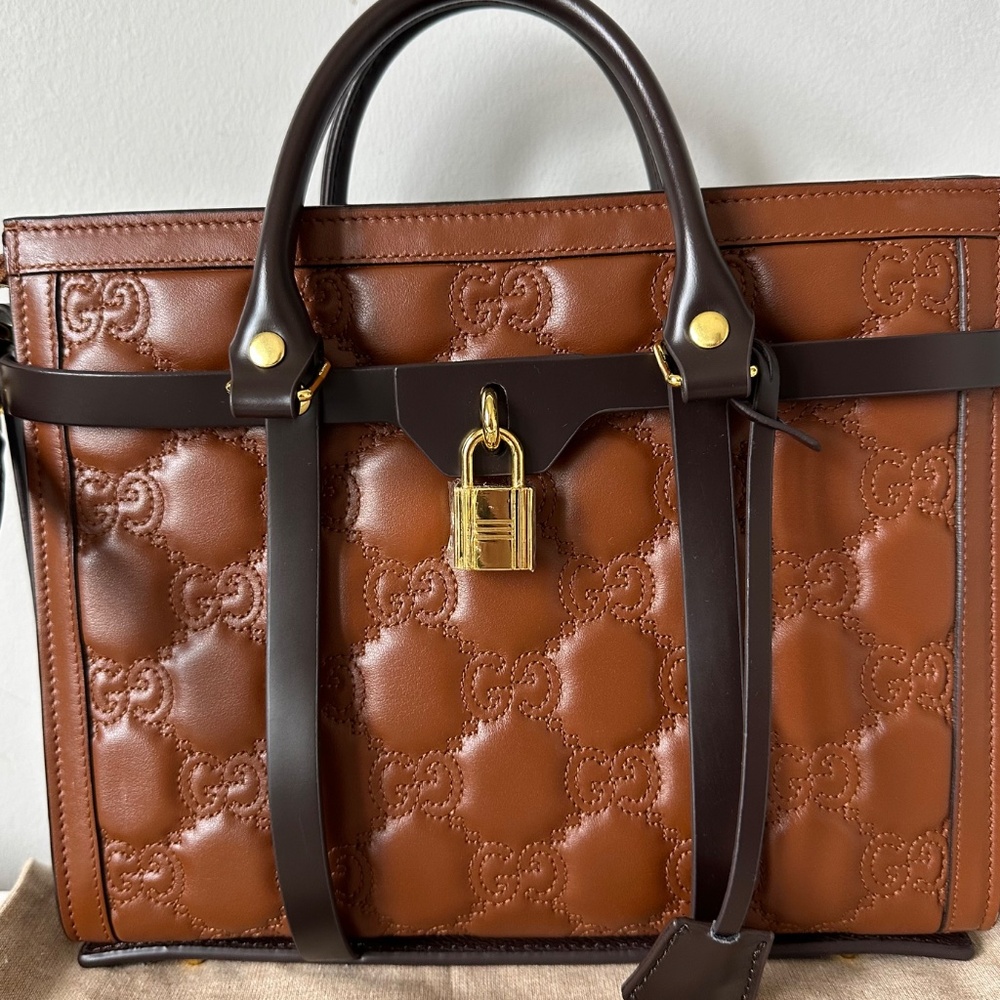 GUCCI Calfskin GG Matelassé Pouch Brown - Picture 9 of 9